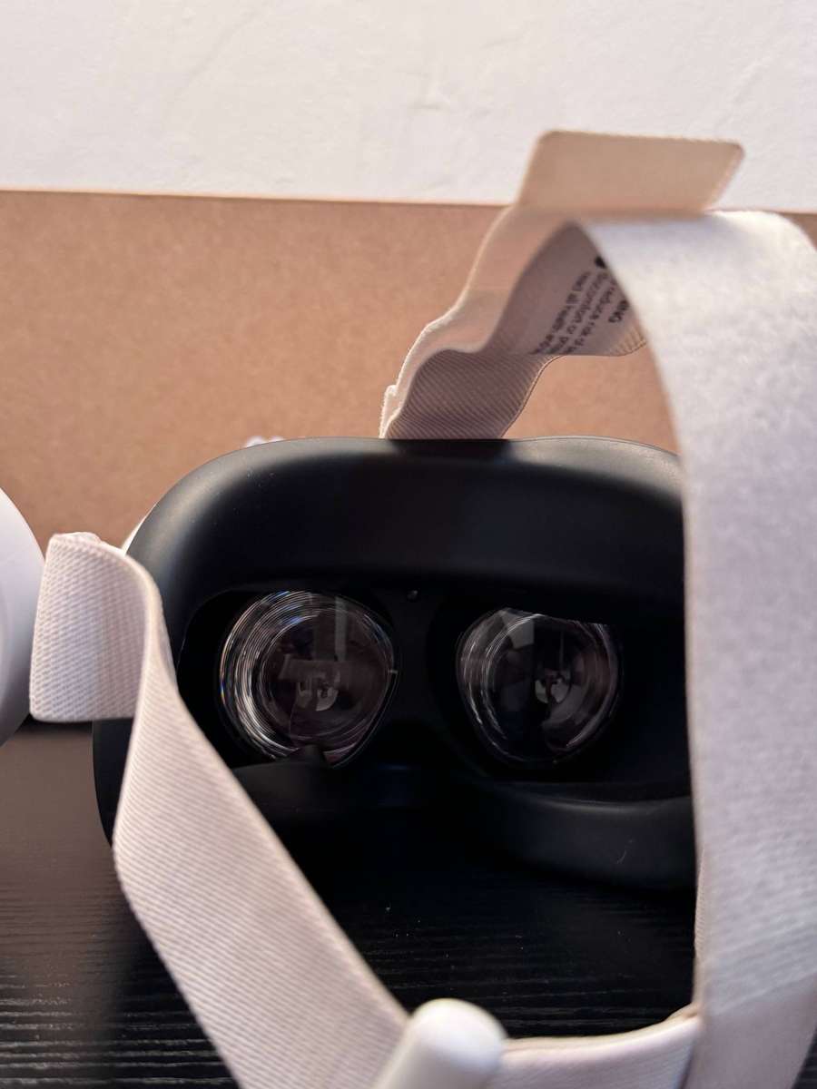 Quest 2 128GB All-In-One VR Headset