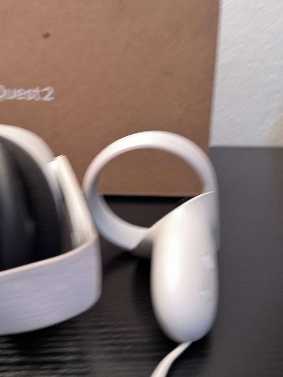 Quest 2 128GB All-In-One VR Headset