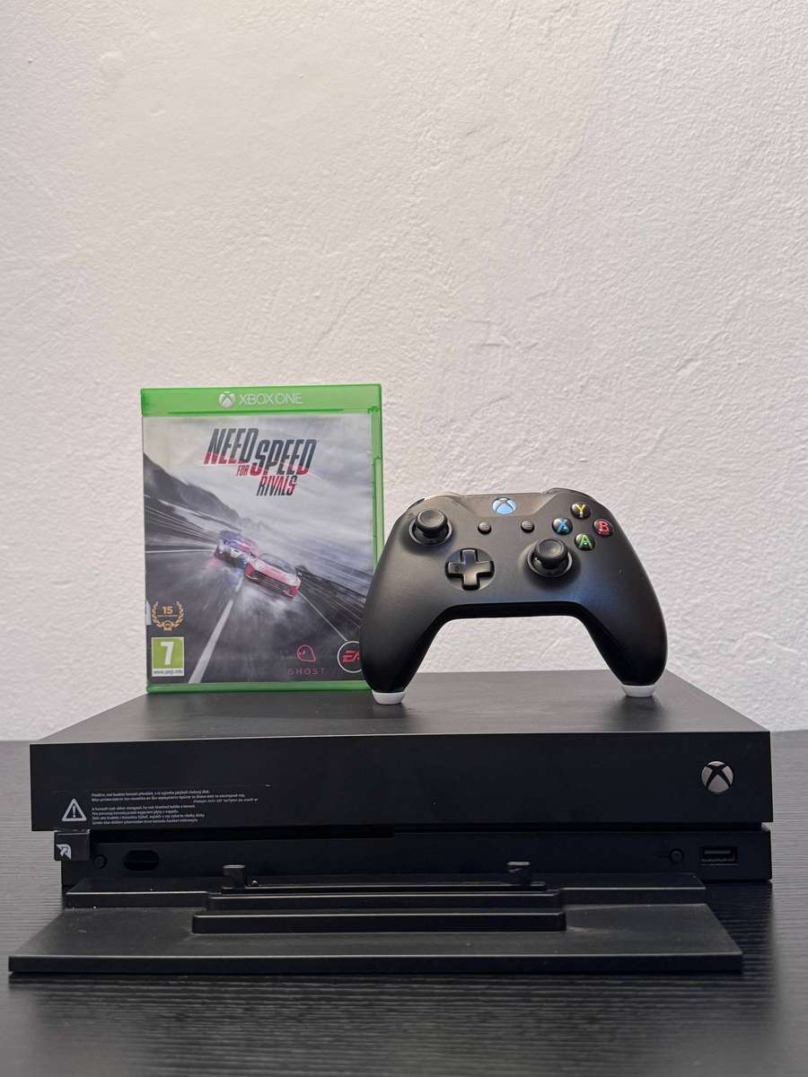 Xbox One X Console 1TB - Black - Complete Bundle