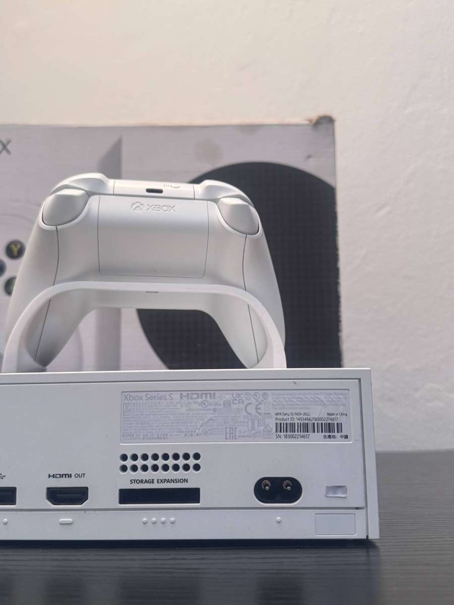 Microsoft Xbox Series S 512GB - White - Controller & Box