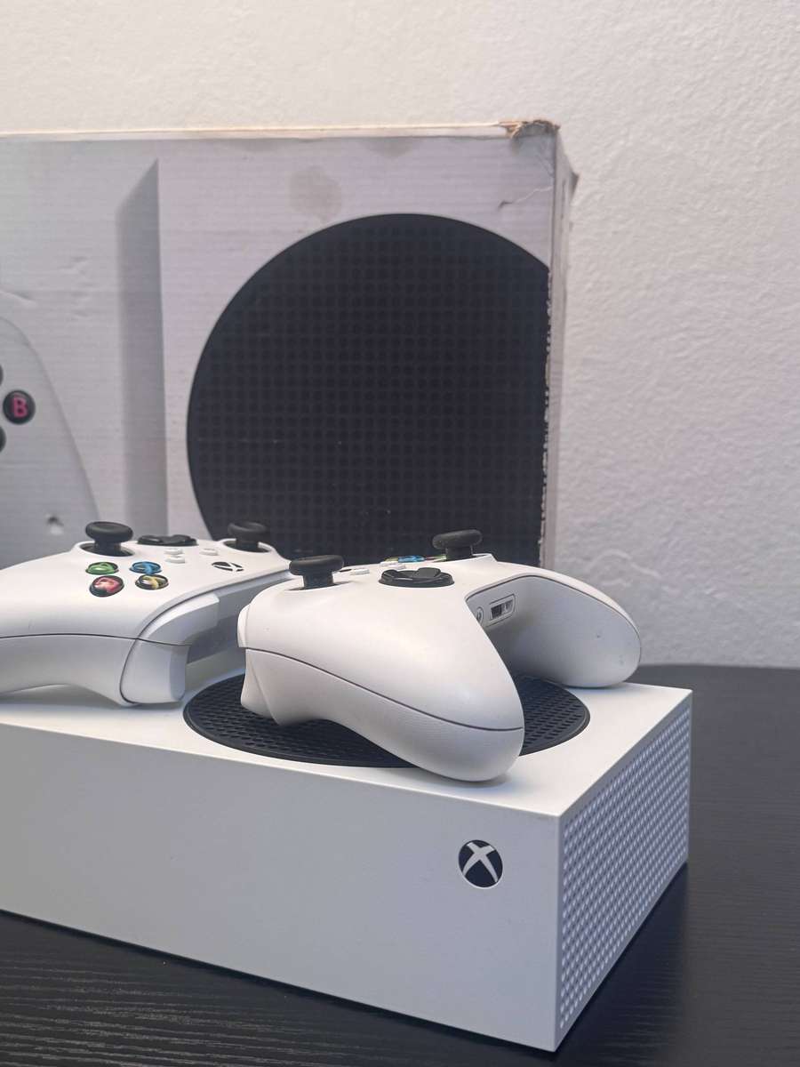 Microsoft Xbox Series S 512GB - White - Two Controllers, Cooling Stand & Box