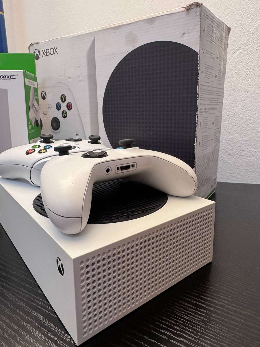 Microsoft Xbox Series S 512GB - White - Two Controllers, Cooling Stand & Box