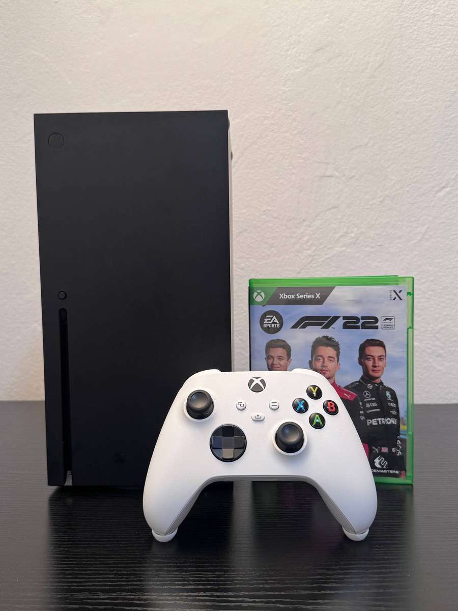 Xbox Series X 1TB - Black - Robot White Series S/X Controller & F1 22