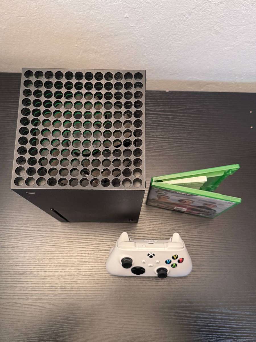 Xbox Series X 1TB - Black - Robot White Series S/X Controller & F1 22