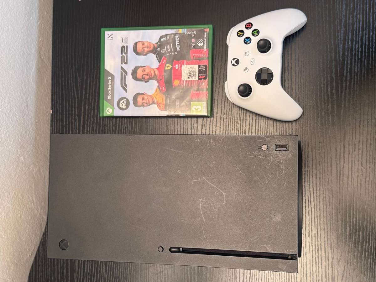 Xbox Series X 1TB - Black - Robot White Series S/X Controller & F1 22