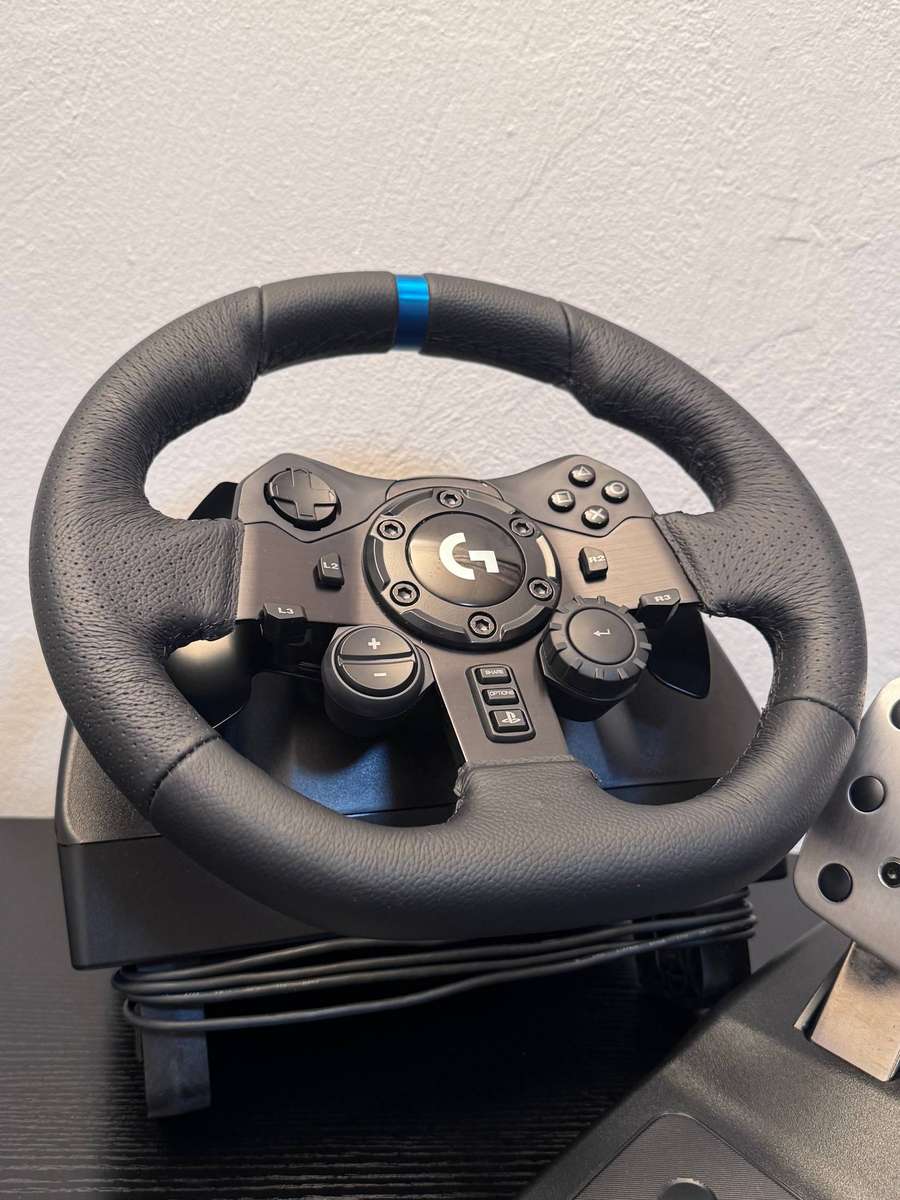 Logitech G923 TRUEFORCE Sim Racing Wheel & Pedals Set (PS5 / PS4 / PC)