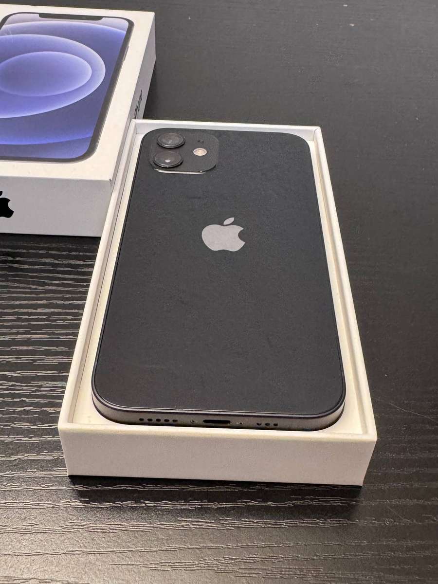 Apple iPhone 12 64GB - Black