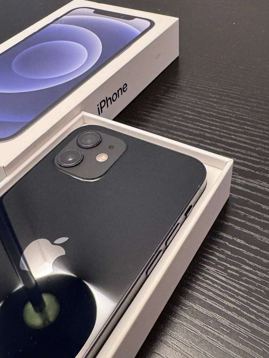 Apple iPhone 12 64GB - Black