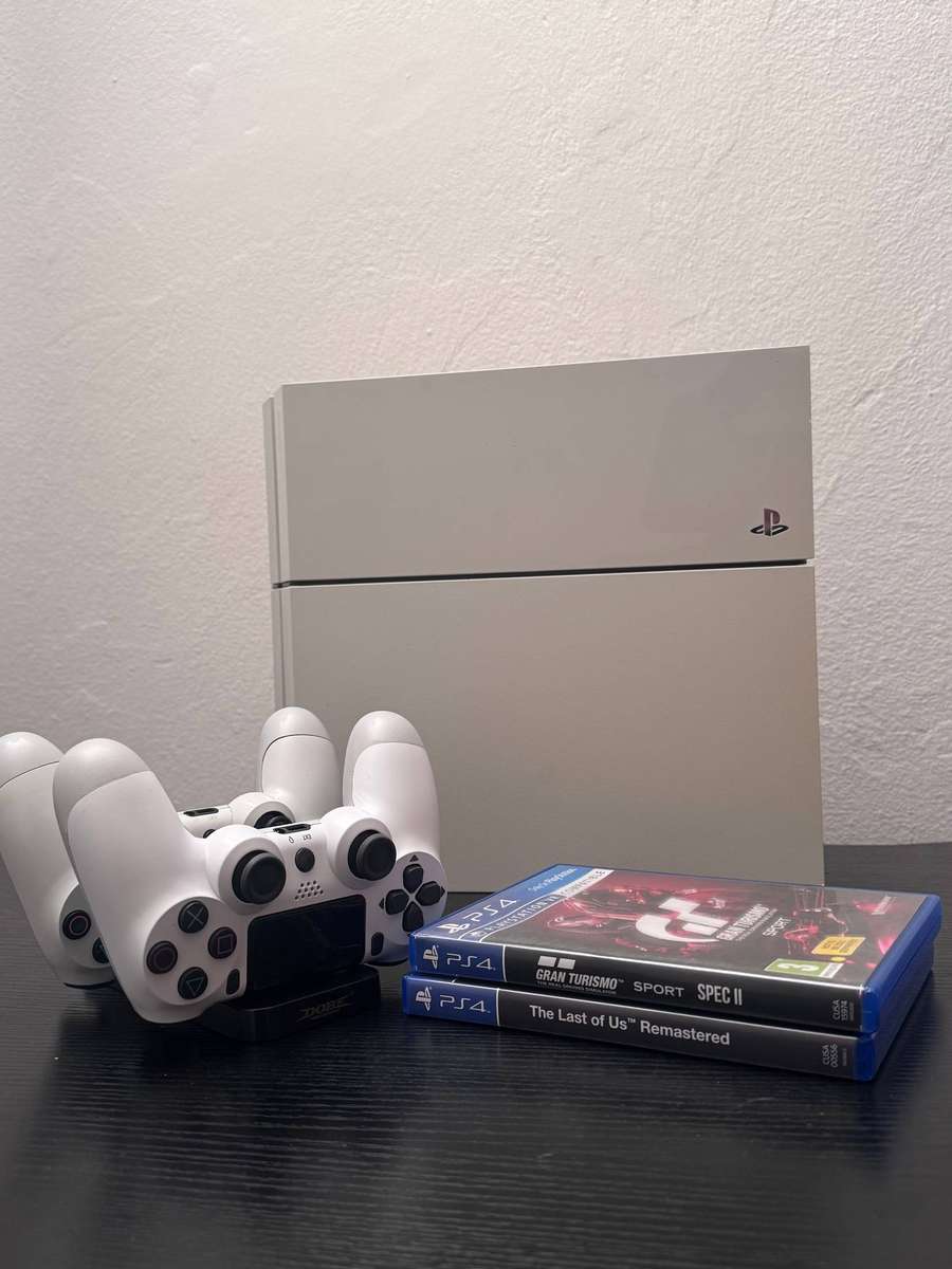 PlayStation 4 500GB Limited Edition Glacier White Bundle - 2x Controllers, Charging Dock