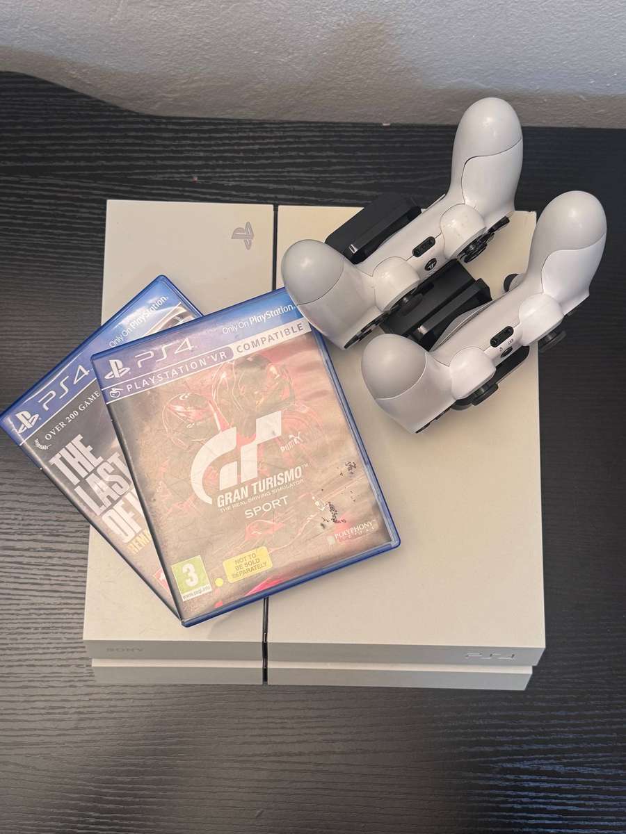 PlayStation 4 500GB Limited Edition Glacier White Bundle - 2x Controllers, Charging Dock