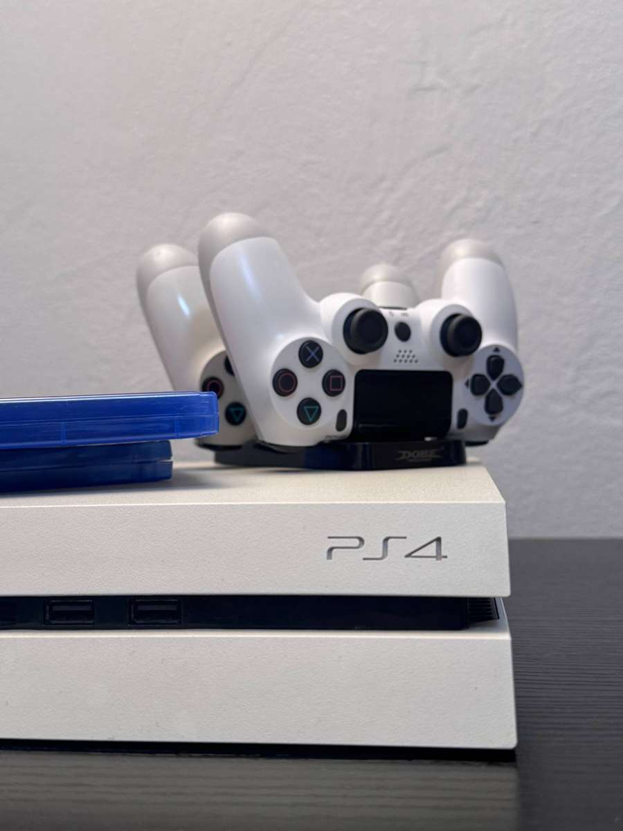 PlayStation 4 500GB Limited Edition Glacier White Bundle - 2x Controllers, Charging Dock