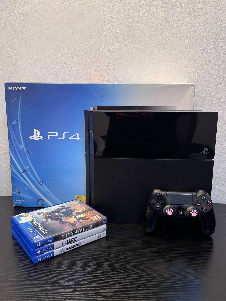 Sony PlayStation 4 Original 500GB (Jet Black) Boxed Bundle - Controller & 3x Games