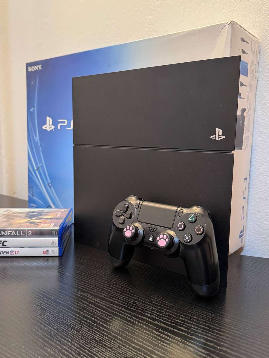 Sony PlayStation 4 Original 500GB (Jet Black) Boxed Bundle - Controller & 3x Games