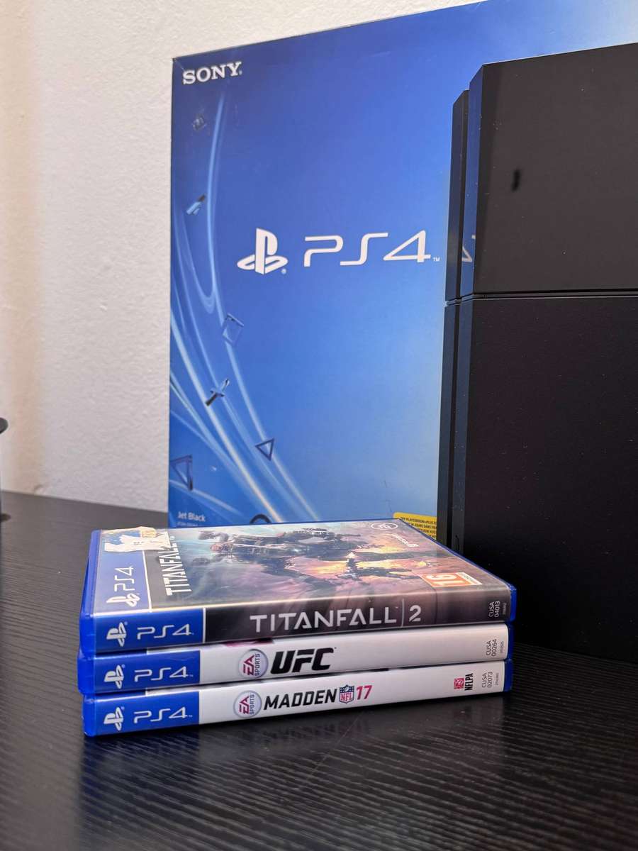 Sony PlayStation 4 Original 500GB (Jet Black) Boxed Bundle - Controller & 3x Games