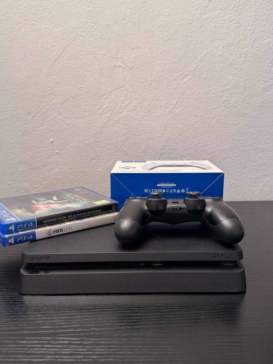 PlayStation 4 Slim 500GB Console Bundle - Dual Controllers & 2 Games (Pre-owned)