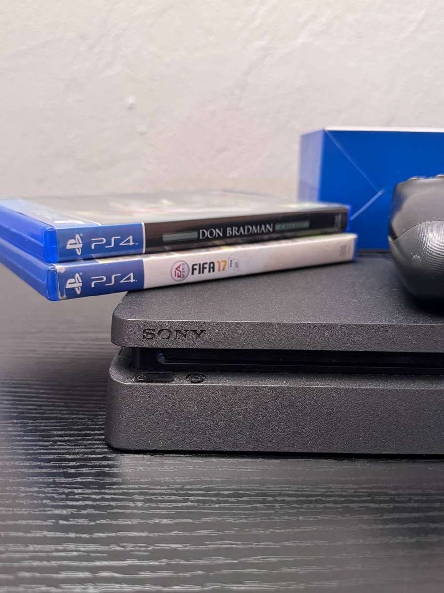 PlayStation 4 Slim 500GB Console Bundle - Dual Controllers & 2 Games (Pre-owned)