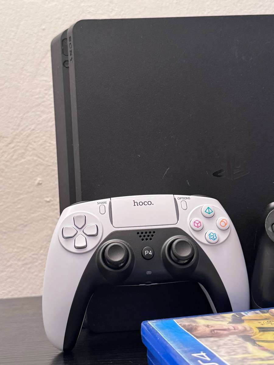 PlayStation 4 Slim 500GB Console Bundle - Dual Controllers & 2 Games (Pre-owned)