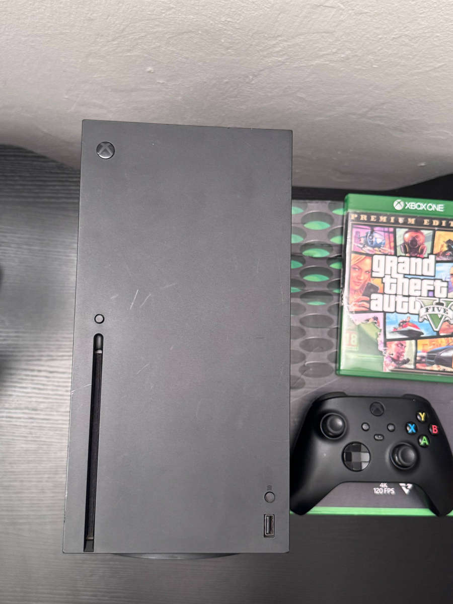Xbox Series X 1TB Console Bundle - Boxed + Controller + GTA V