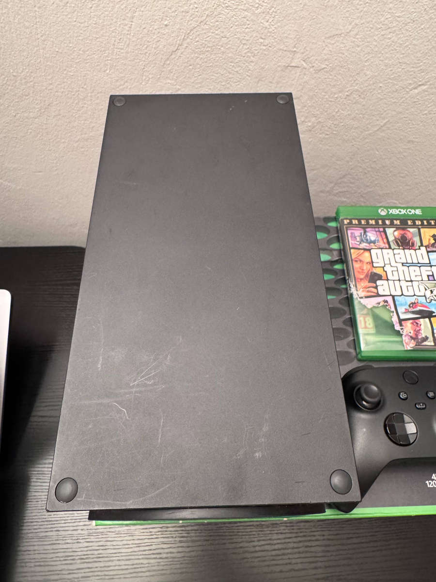 Xbox Series X 1TB Console Bundle - Boxed + Controller + GTA V