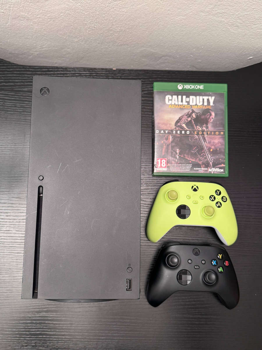 Xbox Series X 1TB Console + 2x Series S/X Controllers + Call of Duty (Disk Game)