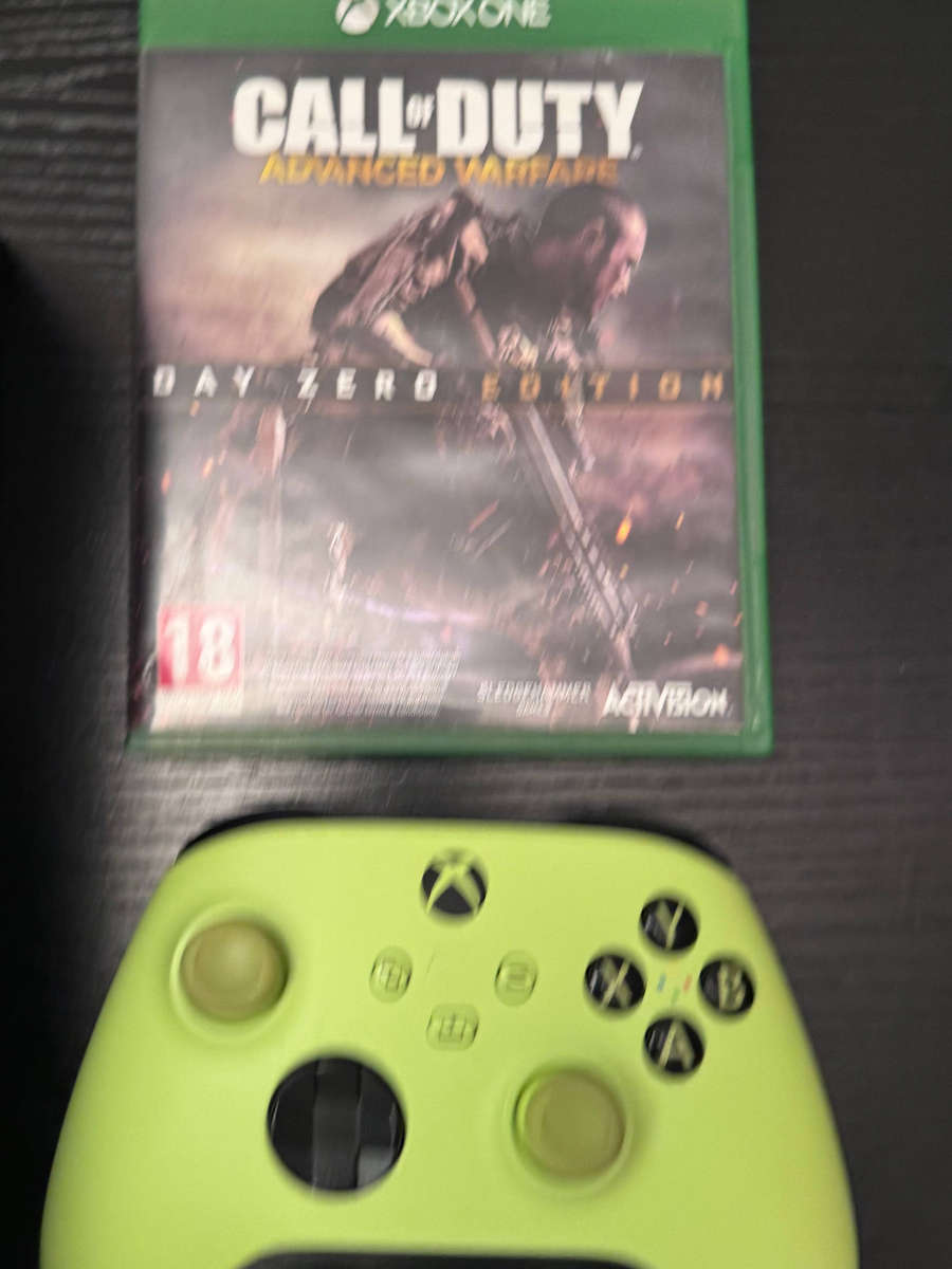 Xbox Series X 1TB Console + 2x Series S/X Controllers + Call of Duty (Disk Game)
