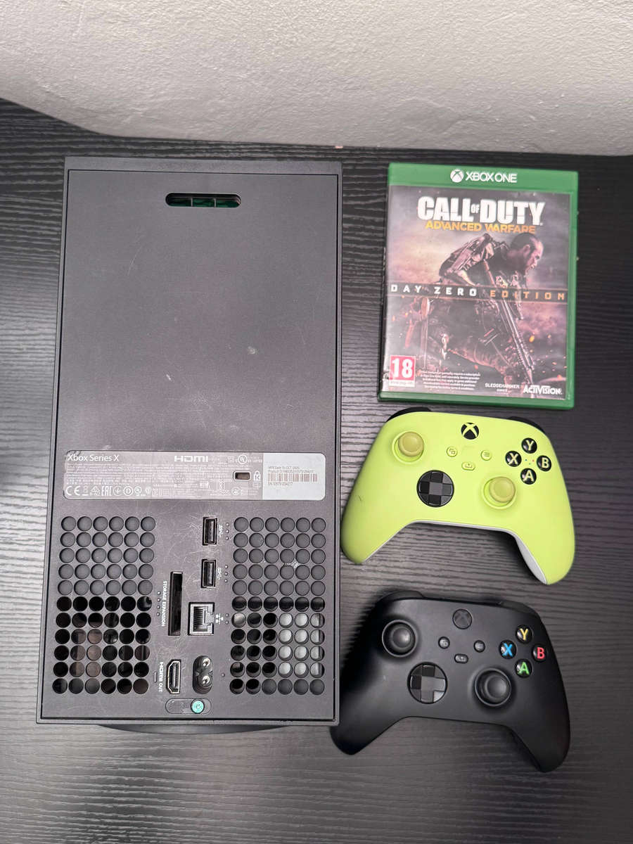 Xbox Series X 1TB Console + 2x Series S/X Controllers + Call of Duty (Disk Game)
