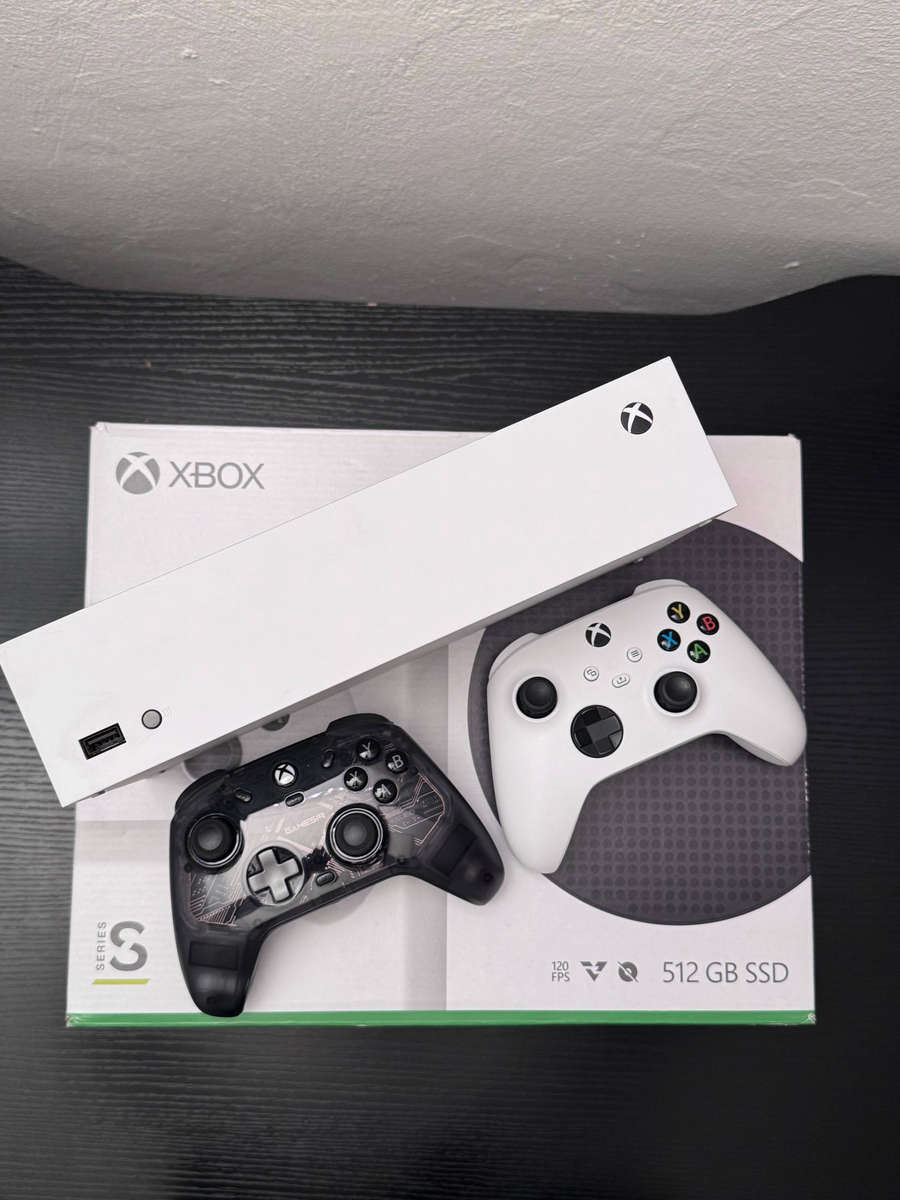 Xbox Series S 512GB Boxed + Series S/X Controller + GameSir Controller