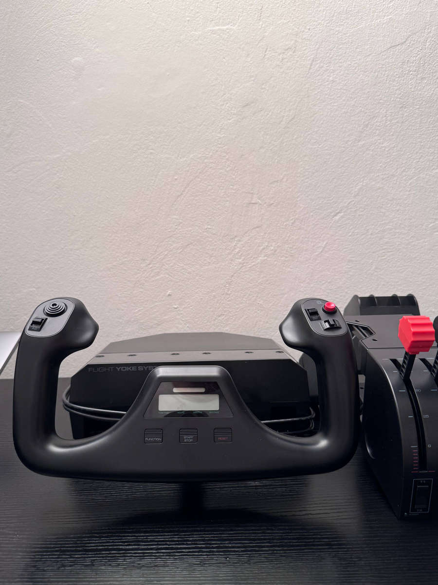 Logitech G Saitek Pro Flight Yoke System & Throttle Quadrant Bundle (PC)