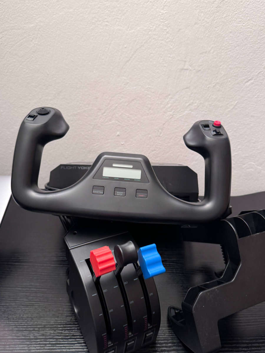 Logitech G Saitek Pro Flight Yoke System & Throttle Quadrant Bundle (PC)