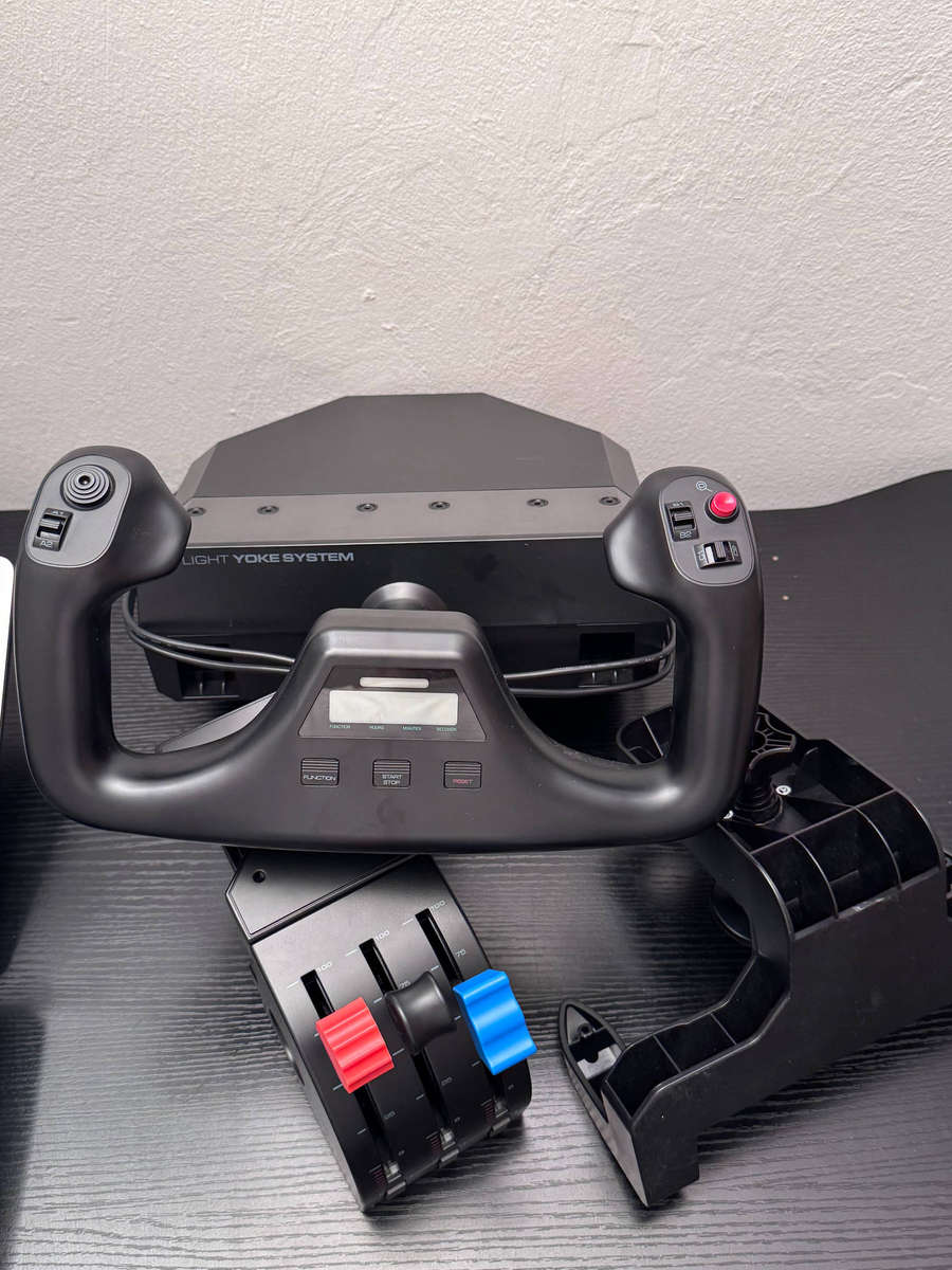 Logitech G Saitek Pro Flight Yoke System & Throttle Quadrant Bundle (PC)