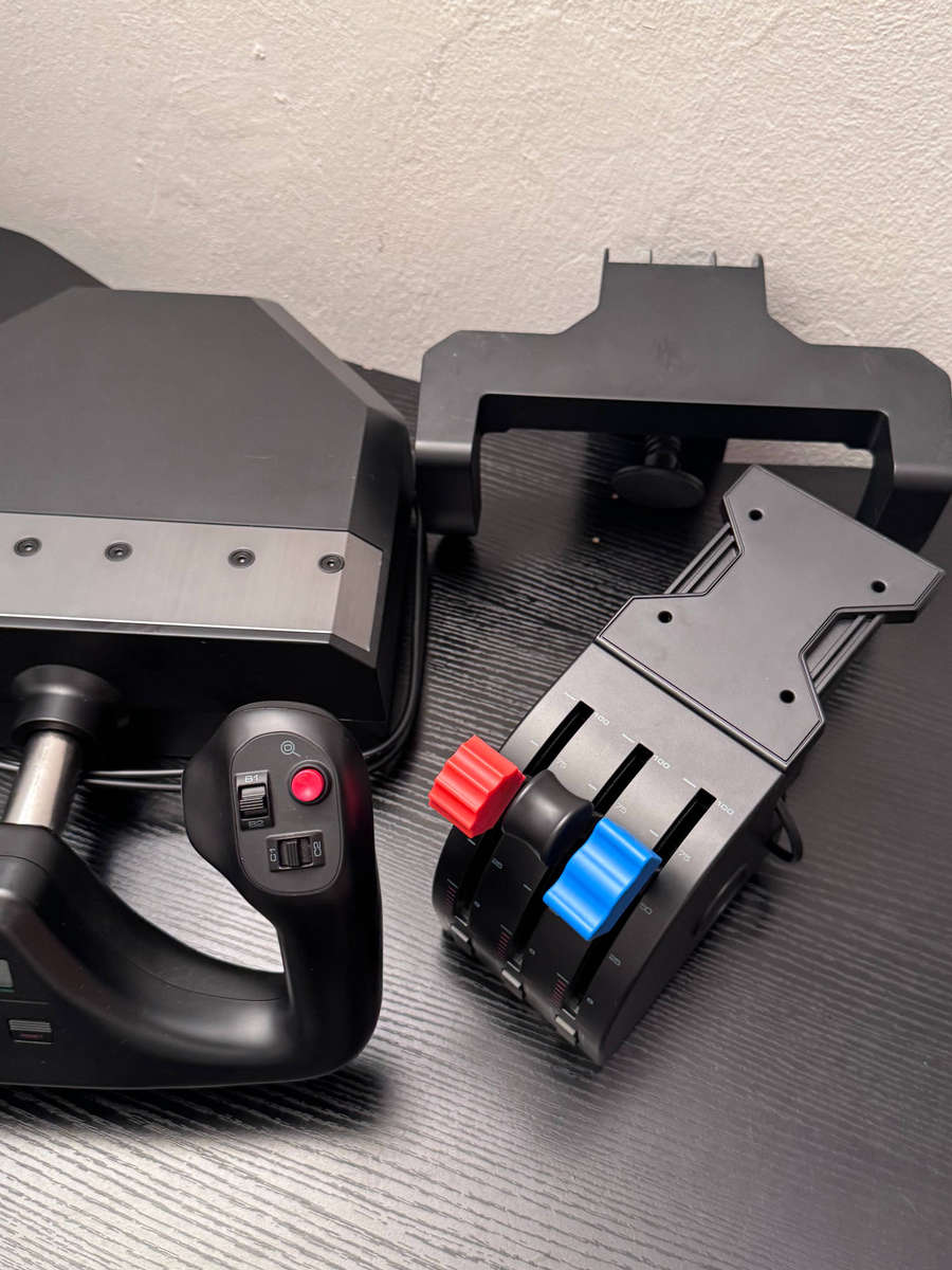 Logitech G Saitek Pro Flight Yoke System & Throttle Quadrant Bundle (PC)