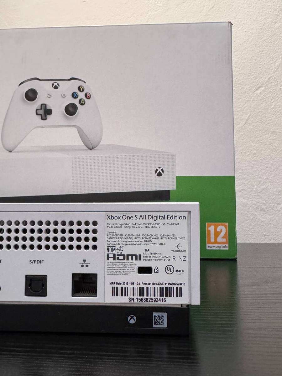 Xbox One S All-Digital Edition 1TB Console - Robot White - Boxed Bundle
