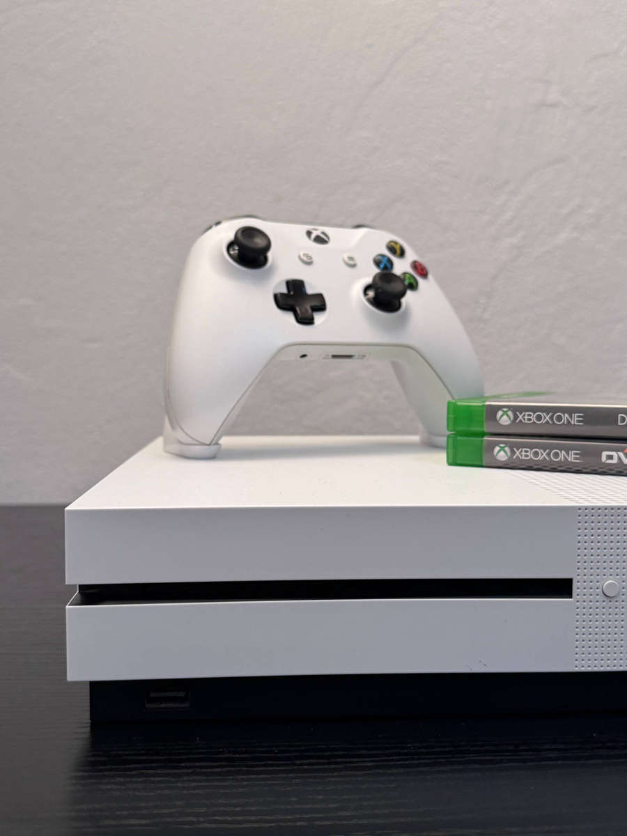 Xbox One S 500GB Console Bundle + Controller & 2 Games (Destiny 2 & Overwatch)