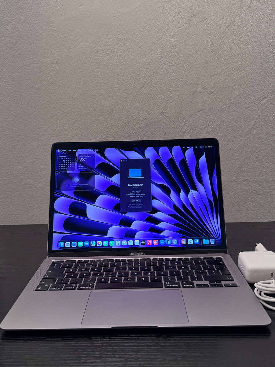 Apple MacBook Air M1 (8GB RAM) (256GB SSD) - Space Grey