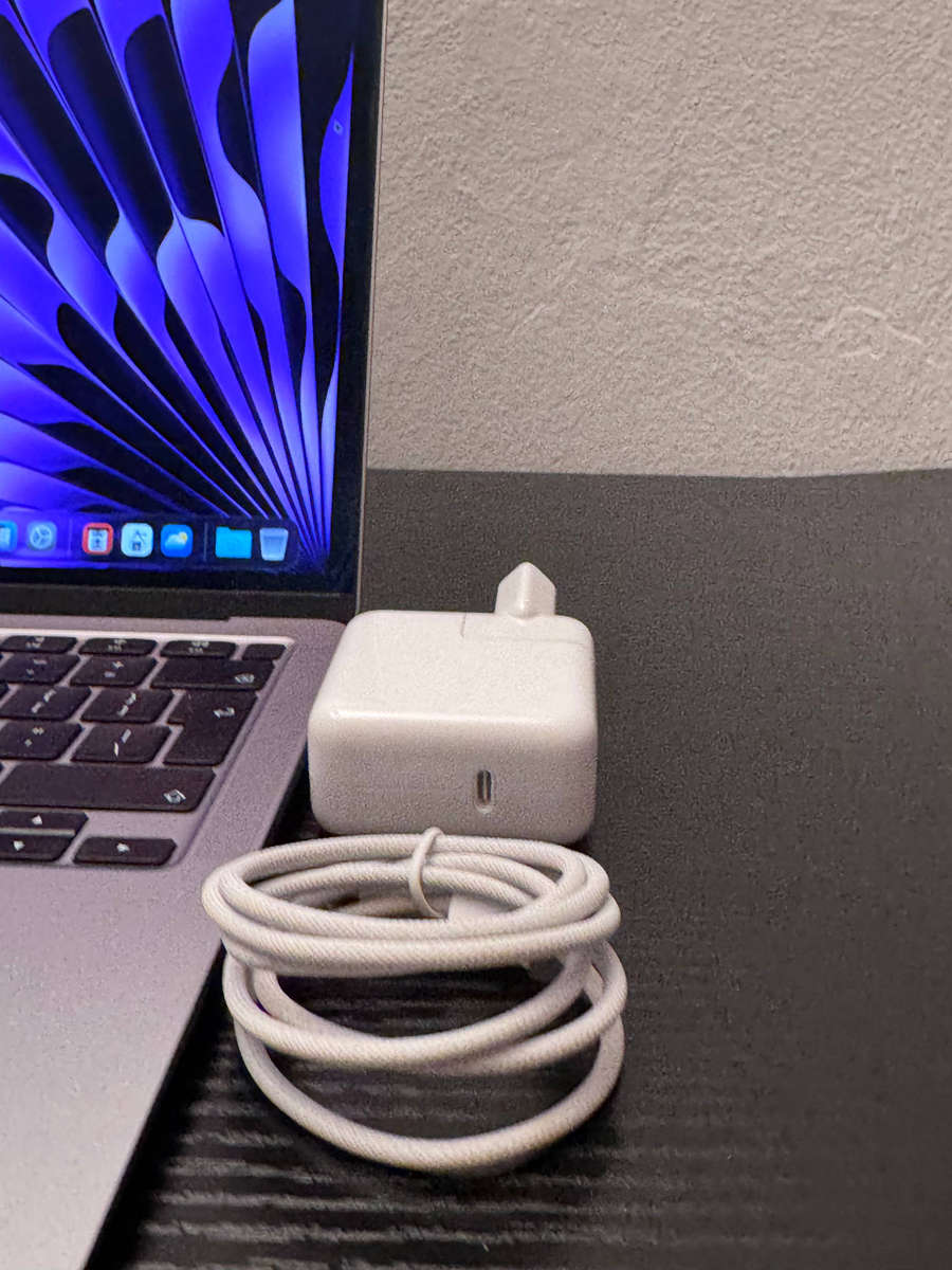 Apple MacBook Air M1 (8GB RAM) (256GB SSD) - Space Grey