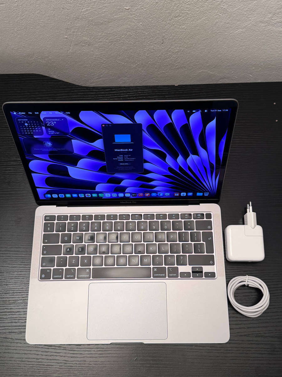 Apple MacBook Air M1 (8GB RAM) (256GB SSD) - Space Grey