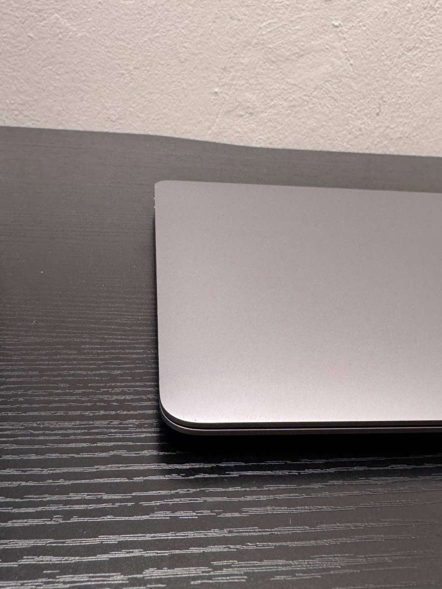 Apple MacBook Air M1 (8GB RAM) (256GB SSD) - Space Grey