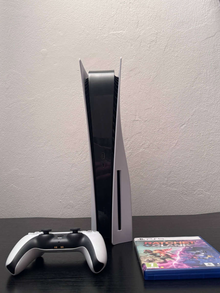 PlayStation 5 Console Disc Edition - White -DualSense Controller - Rocket Clank PS5