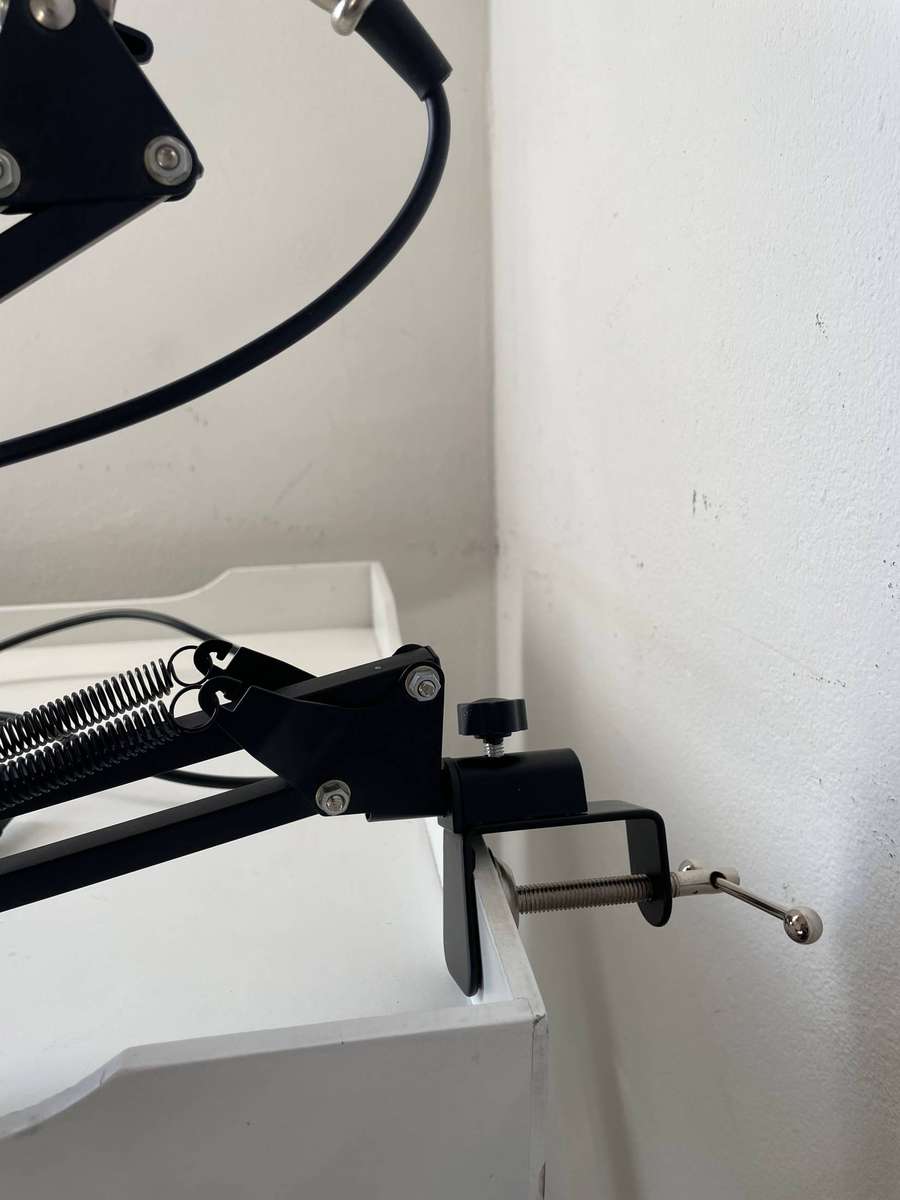 Gaming/Content Microphone With Mount