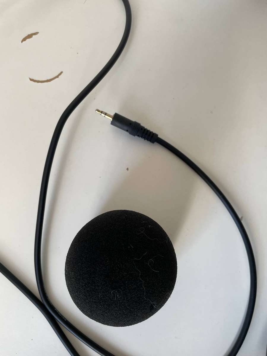 Gaming/Content Microphone With Mount