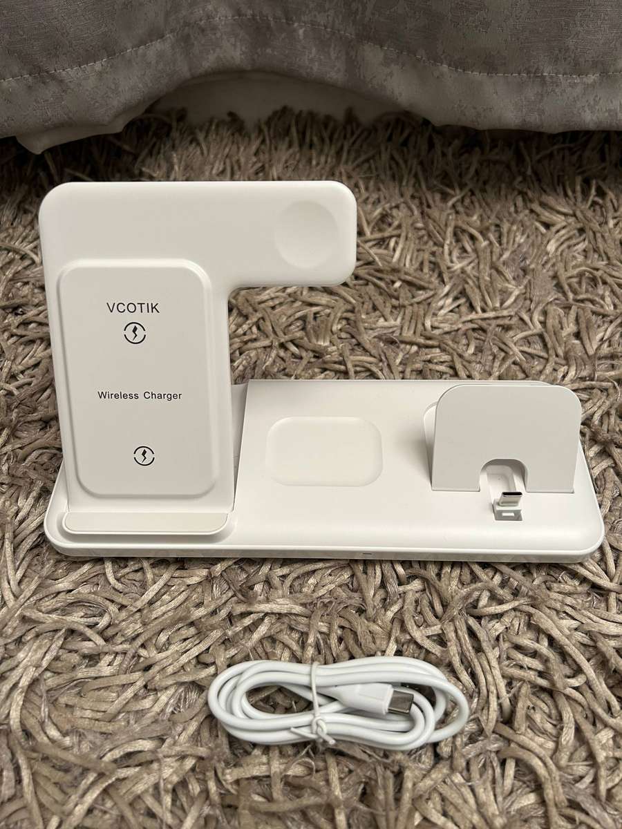 4-in-1 Foldable Wireless Charging Station