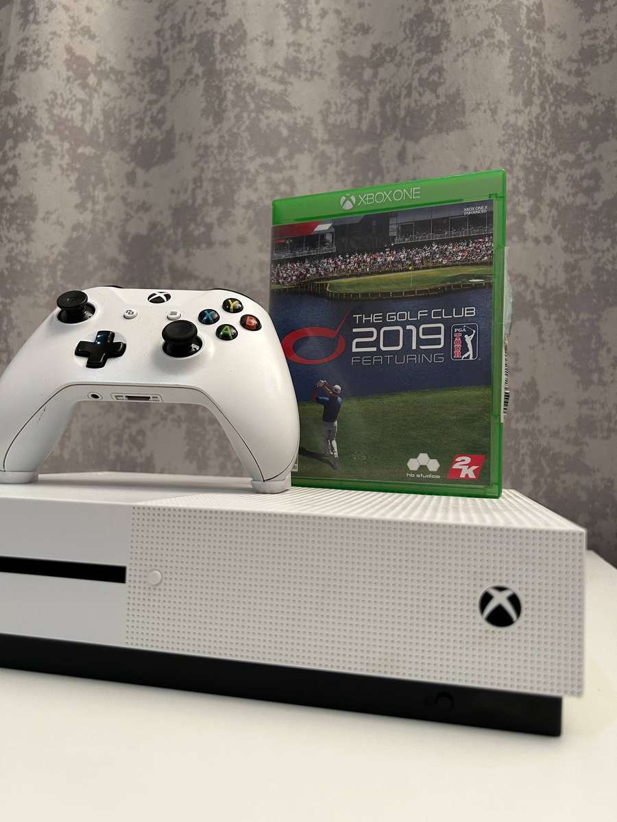 Xbox One S 500GB Bundle - Robot White - Includes Controller & The Golf Club 2019