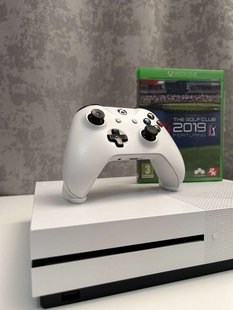 Xbox One S 500GB Bundle - Robot White - Includes Controller & The Golf Club 2019