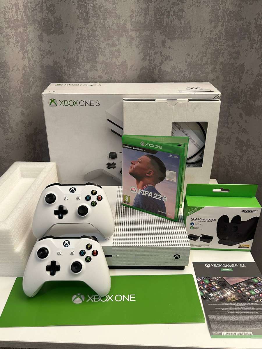 Xbox One S Console Bundle (White) - Boxed, 2 Controllers, FIFA 22 & Dobe Charging Dock