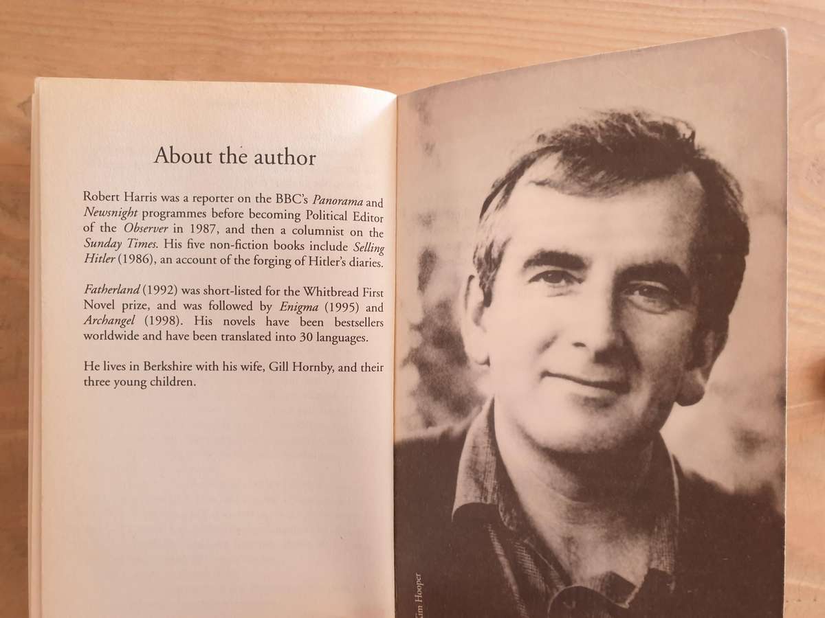 Robert Harris : "V2"