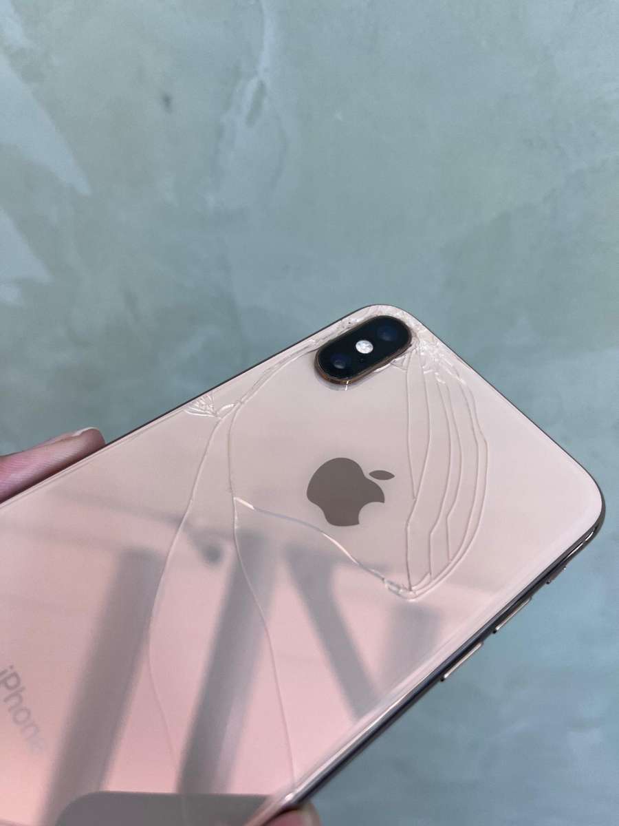 Apple iPhone XS 64GB Rose Gold (Reserved for a pre-arranged buyer.)