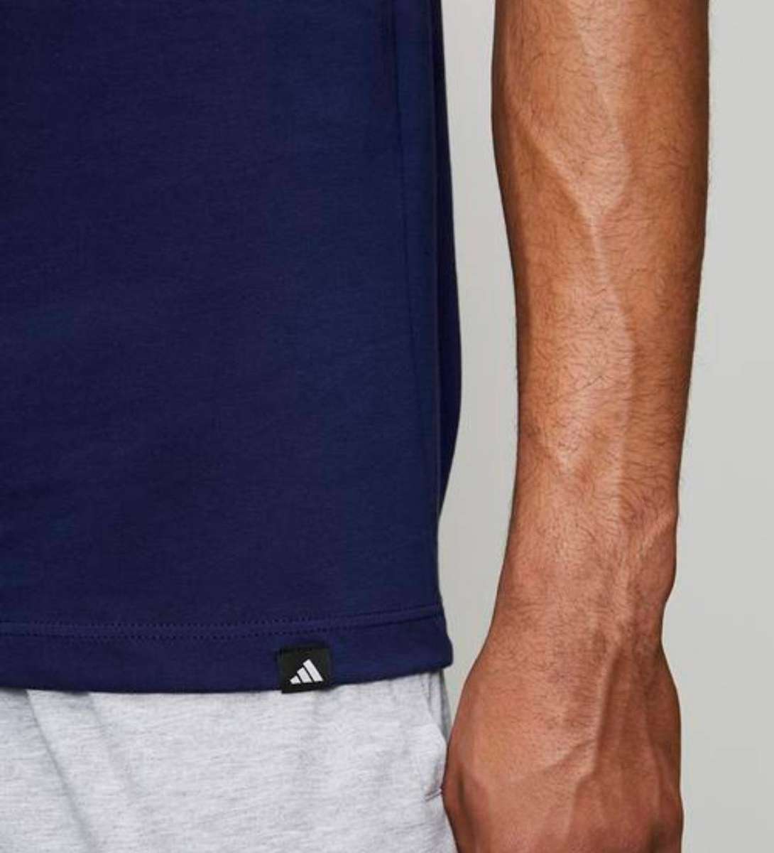 Adidas T-Shirt -Mens