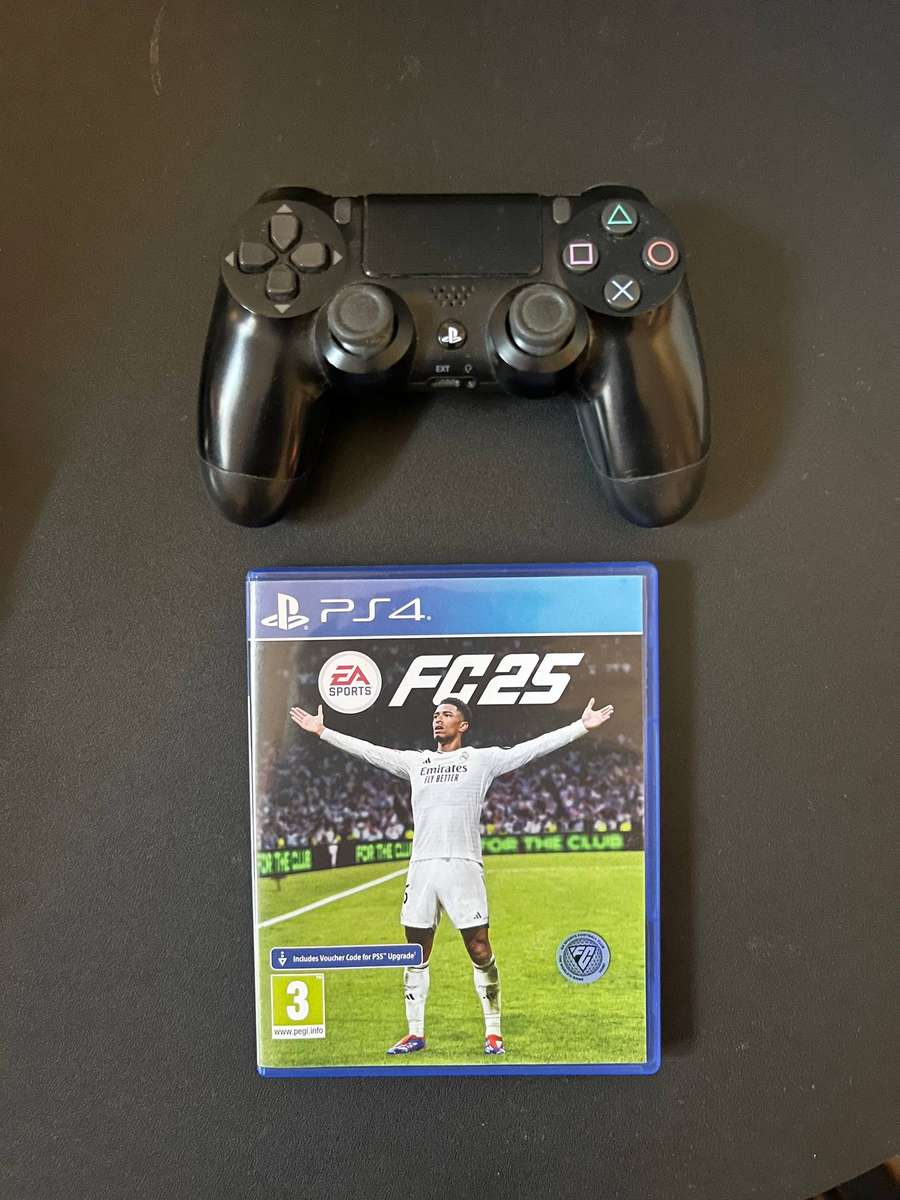 PS4 - 500GB slimline edition + FIFA25 - PRE LOVED