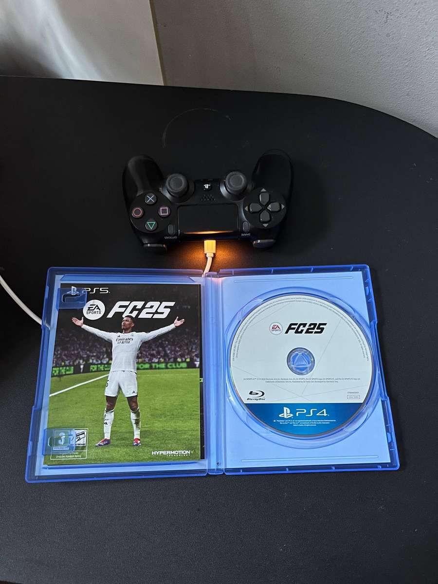 PS4 - 500GB slimline edition + FIFA25 - PRE LOVED
