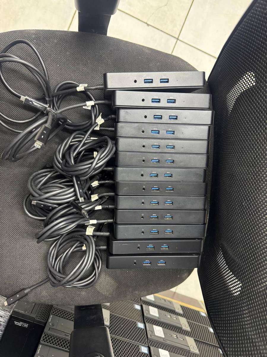 DELL WD15 USB-C DOCK STATION WITH ORIGINAL DELL 130W AC ADAPTER